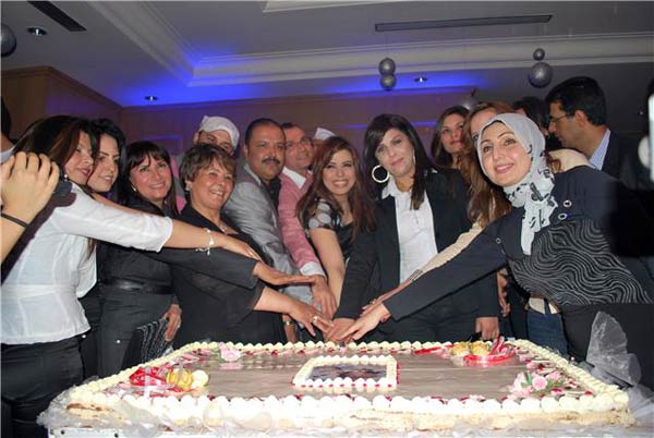 اماني السويسي تحتفل بإطلاق ألبومها وتهاجم بدرية واسماء من ستار أكاديمي 7 