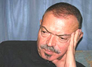 شتان ما بين الشهداء ووالدة "كرزون "!