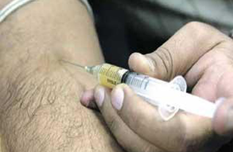 ضابط امن أردني يتخفى في الخزانة 