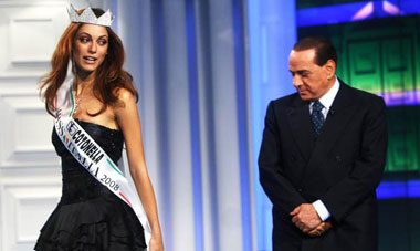 حسناوات بلغاريا يكشفن عشق برلسكوني للجنس الناعم