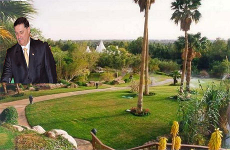 وزير الزراعة والأمين العام وكبار الموظفين يسهرون للصبح لتأمين مبيدات حشرية لأحد المتنفذين 