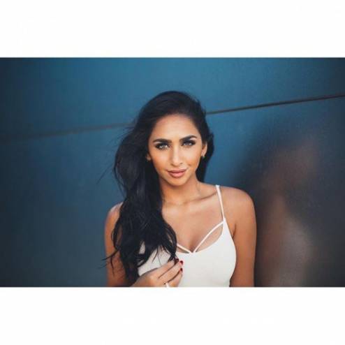 شاهد| الفتاة السعودية التي يتابعها نصف مليون شخص..