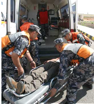 وفاة مواطن و إصابة آخر اثر حادث تصادم