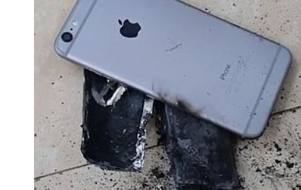 لحظة انفجار هاتف آي فون في صالون تجميل (فيديو)