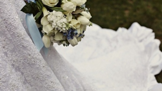 الحبس سنتين لشاب حول ثوب شقيقته العروس الى " كفن "