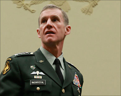 البيت الأبيض يستدعي ماكريستال لسخريته ونقده لأوباما وإدارته 