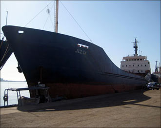 سفن لبنانية تستعد لكسر الحصار    