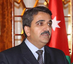 أبو حمور: الحكومة لم تمس السلع الأساسية المعفاة من الضرائب والرسوم أبو حمور: الحكومة لم تمس السلع الأساسية المعفاة من الضرائب والرسوم