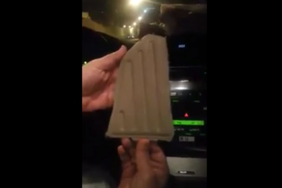 بالفيديو : لفظ الجلالة على " دعست بريك " سيارة