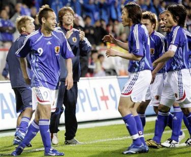 ركلتان حرتان تحملان "الساموراي الازرق" الى ثمن النهائي للمرة الثانية في تاريخه