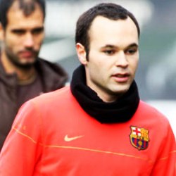 إنييستا يفوز بجازة أفضل لاعب في مباراة أسبانيا وشيلي في المونديال	