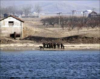 تحذيرات متبادلة بين واشنطن وبيونغ يانغ    