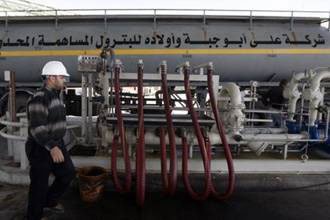 السلطة الفلسطينية وحماس تتبادلان الاتهامات حول أزمة كهرباء غزة