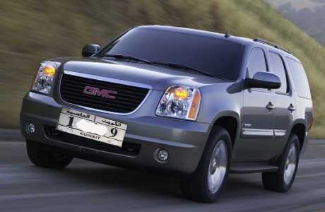 مفتعل حادث دهس يبتز سائق سيارة كويتية 