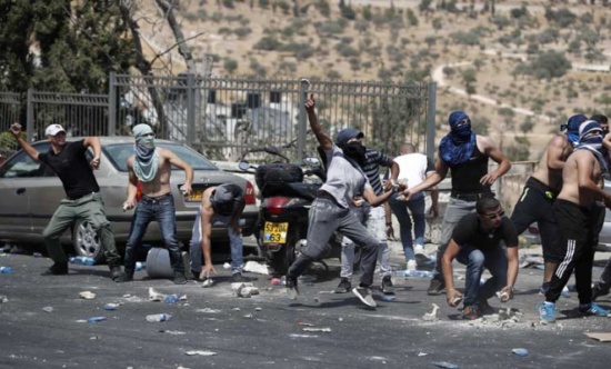 لليوم السابع..الفلسطينيون يرفضون دخول الأقصى من بوابات الاحتلال لليوم السابع..الفلسطينيون يرفضون دخول الأقصى من بوابات الاحتلال