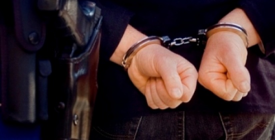 القبض على 9 أشخاص بحوزتهم أسلحة وذخائر وقطع أثرية في إربد القبض على 9 أشخاص بحوزتهم أسلحة وذخائر وقطع أثرية في إربد