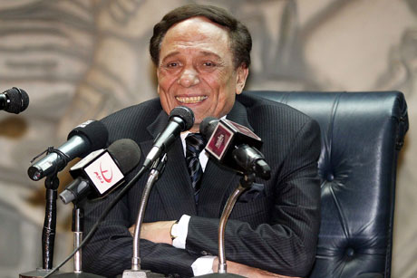 عادل إمام يرفض دخول ابنته الساحة الفنية والسبب هو البوس