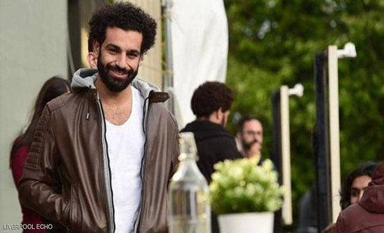 صلاح "ينسى أحزانه" بإعلان جديد.. و"دوبلير" لا يشبهه نهائيا صلاح "ينسى أحزانه" بإعلان جديد.. و"دوبلير" لا يشبهه نهائيا