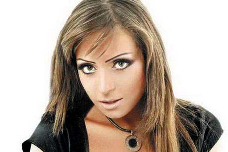 إصابة ريم البارودي بـ 12 غرزة في رأسها 