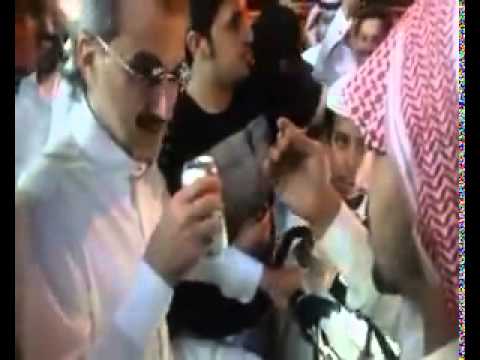 شاهد ردة فعل الامير الوليد بن طلال على شاب سعودي قال له 'ركّز معي'! شاهد ردة فعل الامير الوليد بن طلال على شاب سعودي قال له 'ركّز معي'!