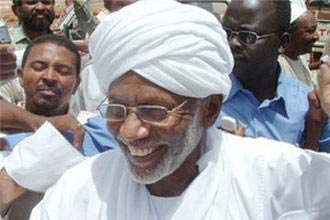 السلطات السودانية تفرج عن الزعيم المعارض حسن الترابي 