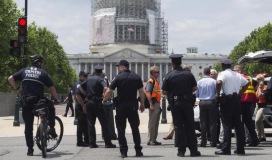 إخلاء مبنى الكونغرس بعد إطلاق جرس الإنذار