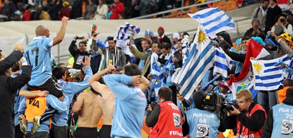 ركلات الترجيح تطيح بامال قارة باكملها وتضع الاوروغواي في نصف النهائي 