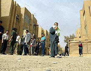 اصابة جنديين فرنسيين جنوبي لبنان بعصي الاهالي