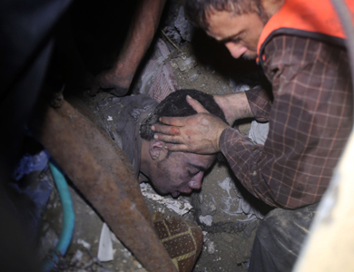 استشهاد 12 فلسطينيا في قصف مدفعي إسرائيلي على خانيونس