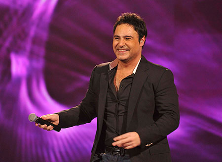 عاصي الحلاني يهدي ابنته سيارة فاخرة في عيد ميلادها