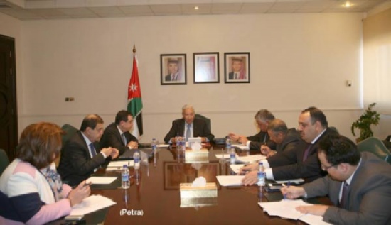 النسور يترأس اجتماعا للجنة إعداد مسودة مشروع قانون صندوق الاستثمار النسور يترأس اجتماعا للجنة إعداد مسودة مشروع قانون صندوق الاستثمار
