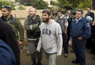 المستوطنون يقتحمون سبسطية بنابلس 