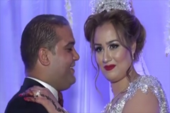 فيديو| ساحر تونسي وزوجته يحتفلان بحفل زفافها في الهواء بطريقة أبهرت الحاضرين