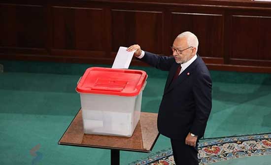 الغنوشي: ديمقراطية تونس الوليدة في خطر شديد