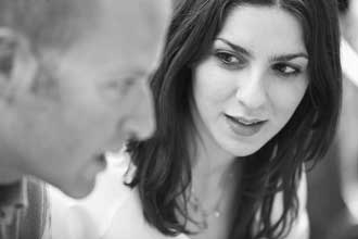 النساء لا يستطعن الاحتفاظ بالاسرار