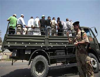 مقتل 25 من زوار المقدسات الشيعية في العراق في تفجير انتحاري