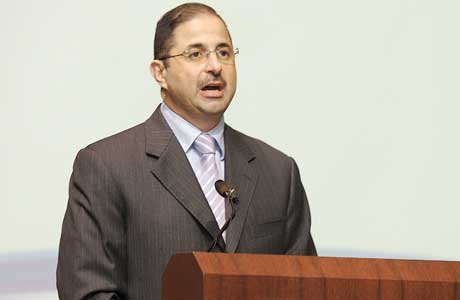 عندما يحاضر زعيم الفساد عن النزاهة عندما يحاضر زعيم الفساد عن النزاهة