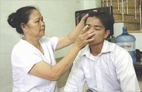 غشاء البكارة الذكوري يبرئ 3 شباب من تهمة اغتصاب امرأة 