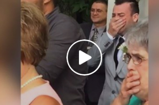 بالفيديو.. رد فعل عريس عند مشاهدته لعروسه يشعل «فيس بوك»