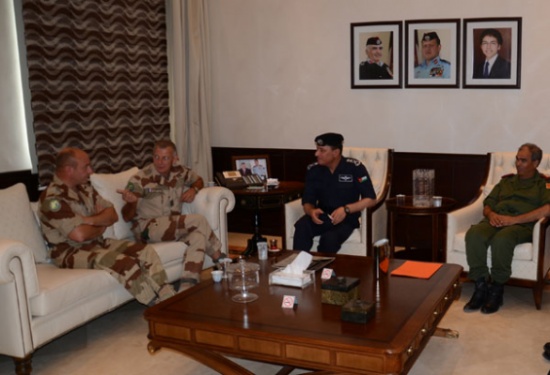 مدير الأمن العام يلتقي مديري المستشفيين الميدانيين الفرنسي والمغربي