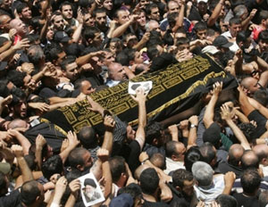 سفيرة بريطانيا في بيروت تعتذر عن اشادتها بالمرجع الديني اللبناني محمد فضل الله