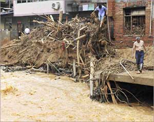 مقتل خمسين بفيضانات في الصين    