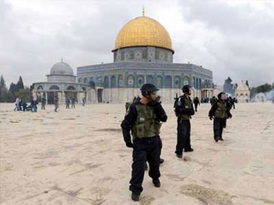 الرئاسة الفلسطينية تحذر من “فتح أبواب خاصة لليهود” لدخول الأقصى الرئاسة الفلسطينية تحذر من “فتح أبواب خاصة لليهود” لدخول الأقصى