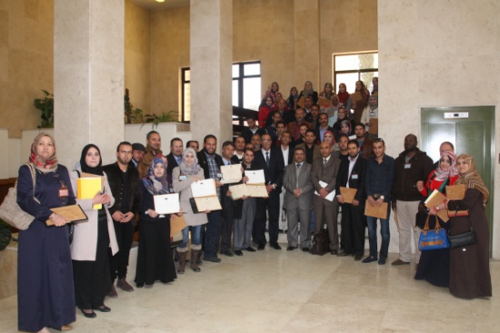 استشارات "الأردنية" يحتفي بتخريج دفعة جديدة من العاملين في "طرابلس"