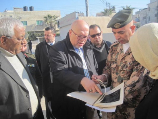 وزير الاشغال يتفقد توسعة طريق الكفرين الشونة