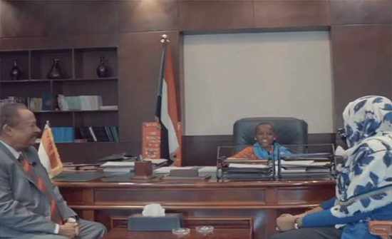طفلة تتولى رئاسة وزراء السودان ليوم واحد: نريد فرصا متساوية للبنات طفلة تتولى رئاسة وزراء السودان ليوم واحد: نريد فرصا متساوية للبنات