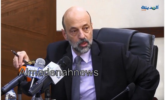 الرزاز سيتحدث عن العودة للمدارس بعد قليل