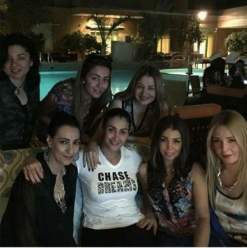 غادة عبد الرازق مع صديقاتها في عيد الفطر