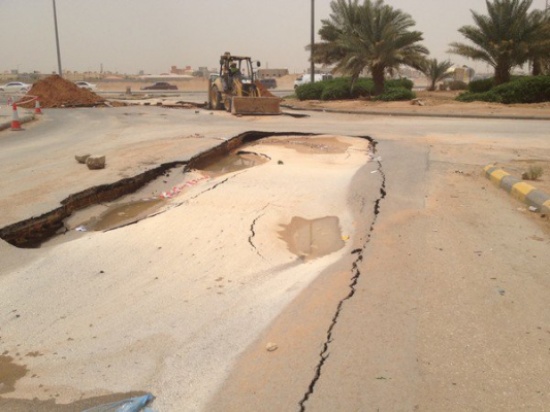 المعايطة : معالجات فورية للهبوطات في الشارع الرئيس وسط مدينة الكرك