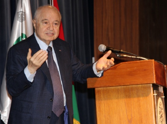 أبوغزاله يؤكد لطلبة مدارس الشويفات أن هدف التعليم يجب أن يكون تخريج المبدعين أبوغزاله يؤكد لطلبة مدارس الشويفات أن هدف التعليم يجب أن يكون تخريج المبدعين